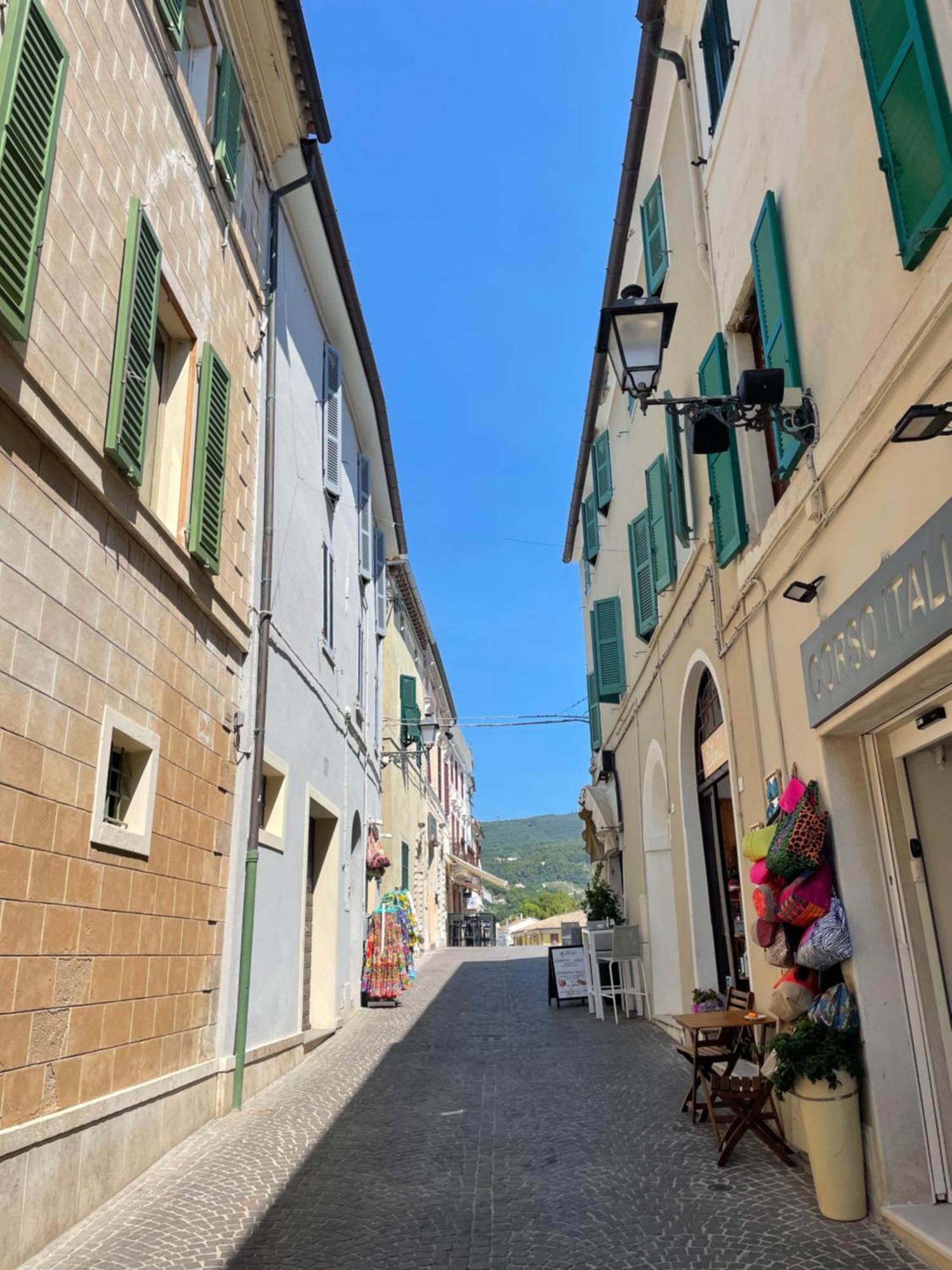 L'Angolo Di Mare Centro Di Sirolo Exterior photo